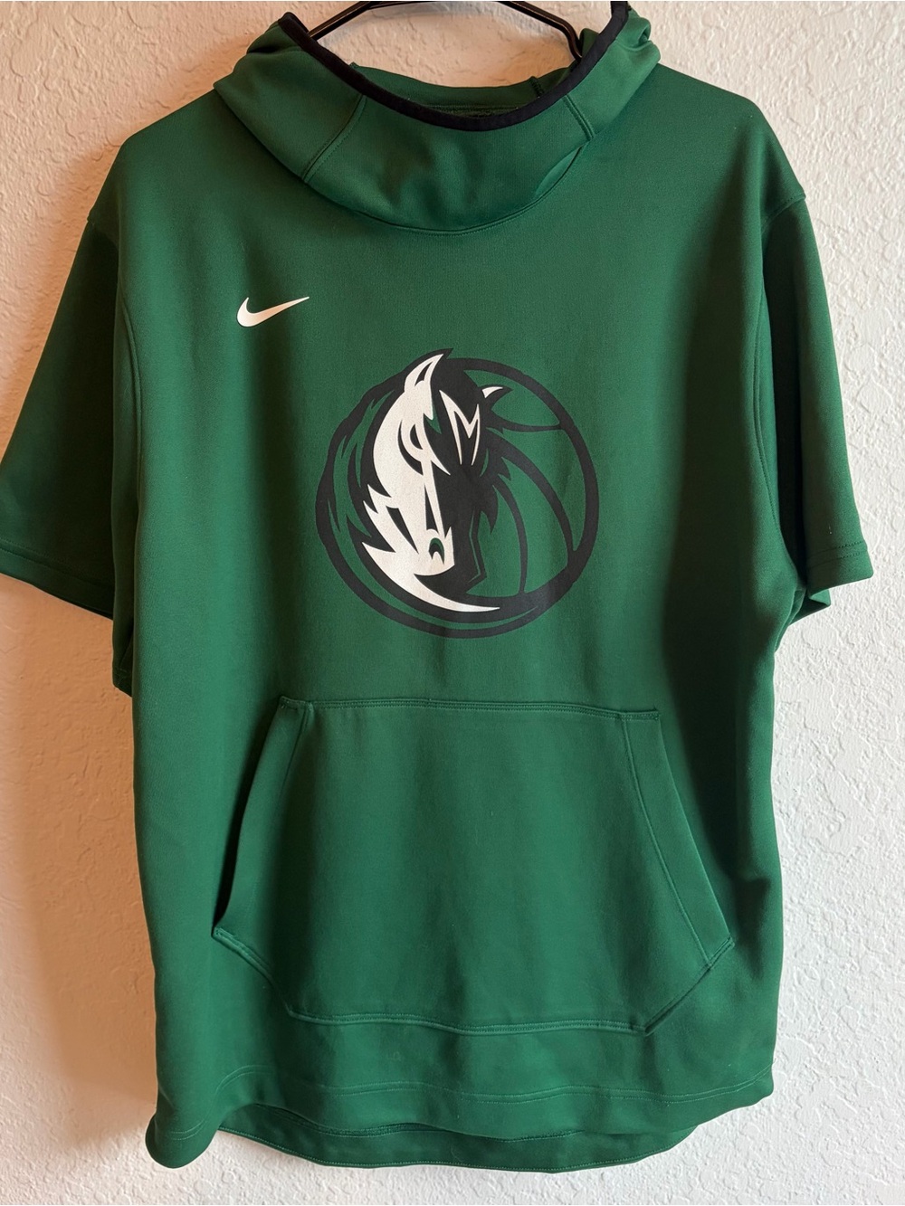 Nike Dallas Mavericks Team Issued Short Sleeve Hoodie Green - Men’s Large MAVS